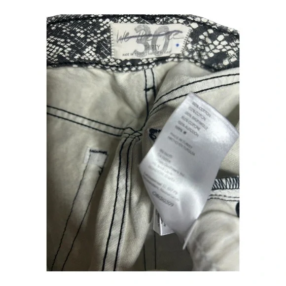 We The Free animal print cropped distressed denim pant sz 30 buttonfly j… - Picture 4 of 8